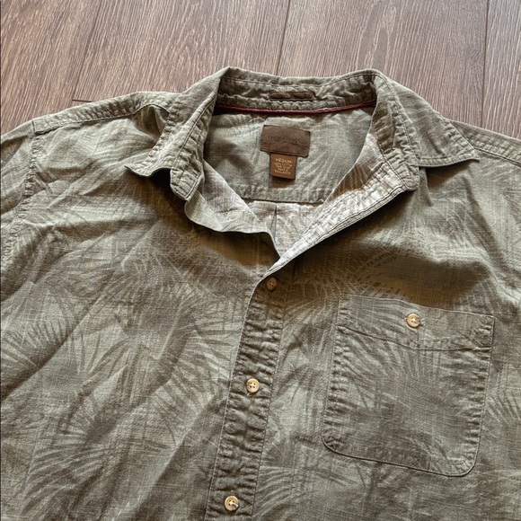 St. John's Bay Khaki Palm button down shirt - Picture 2 of 5